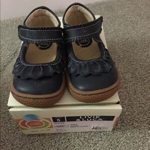 Livie & Luca toddler girls dress shoes in indigo